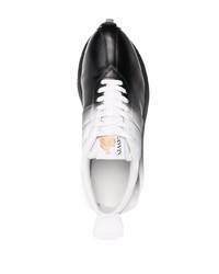 weiße und schwarze Sportschuhe von Lanvin