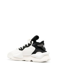 weiße und schwarze Sportschuhe von Y-3