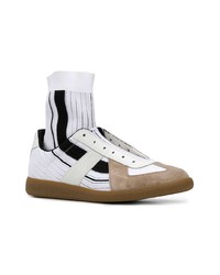 weiße und schwarze Sportschuhe von Maison Margiela