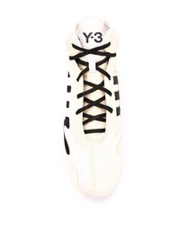 weiße und schwarze Sportschuhe von Y-3