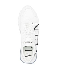 weiße und schwarze Sportschuhe von Valentino Garavani