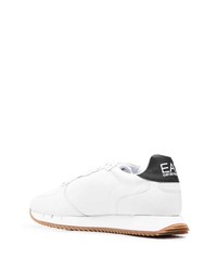 weiße und schwarze Sportschuhe von Ea7 Emporio Armani