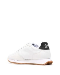 weiße und schwarze Sportschuhe von Ea7 Emporio Armani