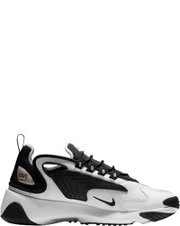 weiße und schwarze Sportschuhe von Nike Sportswear