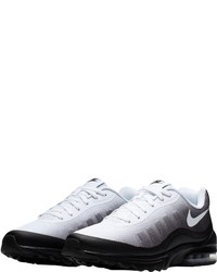 weiße und schwarze Sportschuhe von Nike Sportswear