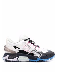 weiße und schwarze Sportschuhe von Off-White