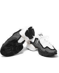 weiße und schwarze Sportschuhe von Y-3