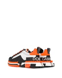 weiße und schwarze Sportschuhe von Dolce & Gabbana