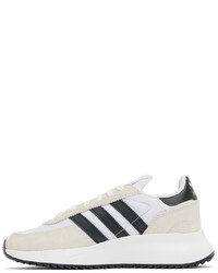 weiße und schwarze Sportschuhe von adidas Originals