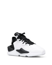 weiße und schwarze Sportschuhe von Y-3