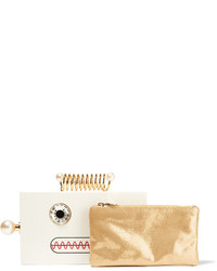 weiße verzierte Clutch von Charlotte Olympia