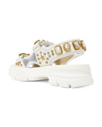 weiße verzierte flache Sandalen aus Leder von Gucci