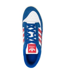 weiße Wildleder niedrige Sneakers von adidas