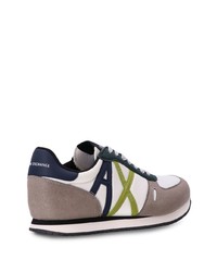 weiße Wildleder niedrige Sneakers von Armani Exchange