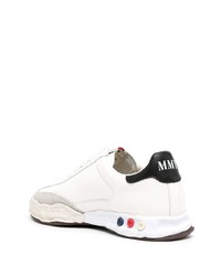 weiße Wildleder niedrige Sneakers von Maison Mihara Yasuhiro