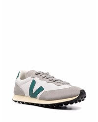 weiße Wildleder niedrige Sneakers von Veja