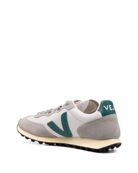 weiße Wildleder niedrige Sneakers von Veja