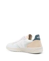 weiße Wildleder niedrige Sneakers von Veja