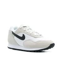 weiße Wildleder niedrige Sneakers von Nike