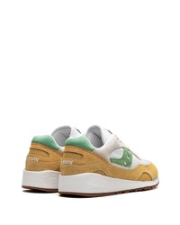 weiße Wildleder niedrige Sneakers von Saucony