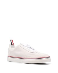 weiße Wildleder niedrige Sneakers von Thom Browne