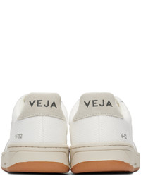 weiße Wildleder niedrige Sneakers von Veja