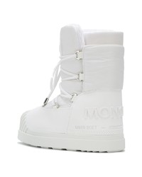 weiße Winterschuhe von Moncler