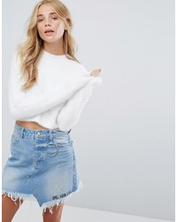 weißer flauschiger kurzer Pullover