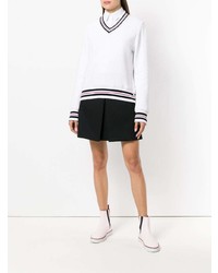 weißer horizontal gestreifter Pullover mit einem V-Ausschnitt von Thom Browne