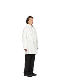 weißer Mantel von Kassl Editions