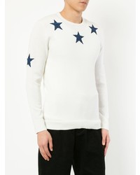 weißer Pullover mit einem Rundhalsausschnitt mit Sternenmuster von GUILD PRIME