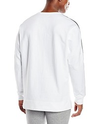 weißer Pullover mit einem Rundhalsausschnitt von adidas