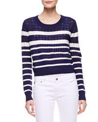 weißer und dunkelblauer horizontal gestreifter kurzer Pullover