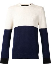 weißer und dunkelblauer Pullover mit einem Rundhalsausschnitt