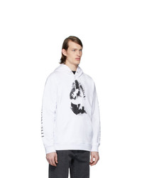 weißer und schwarzer bedruckter Pullover mit einem Kapuze von McQ Alexander McQueen