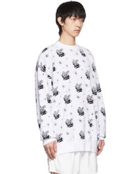 weißer und schwarzer bedruckter Pullover mit einem Rundhalsausschnitt von We11done