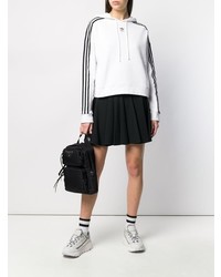 weißer und schwarzer bedruckter Pullover mit einer Kapuze von adidas