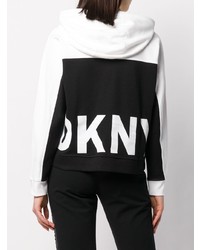 weißer und schwarzer bedruckter Pullover mit einer Kapuze von DKNY