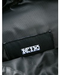 weißer und schwarzer bedruckter Rucksack von Ktz