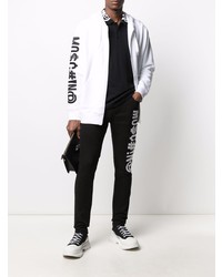 weißer und schwarzer bestickter Pullover mit einem Kapuze von Moschino