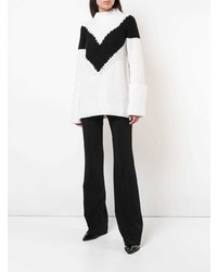 weißer und schwarzer Pullover mit einem Rundhalsausschnitt mit Chevron-Muster von Derek Lam