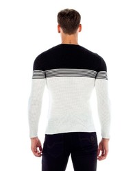 weißer und schwarzer Pullover mit einem Rundhalsausschnitt von Cipo & Baxx