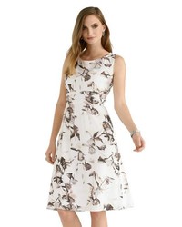 weißes ausgestelltes Kleid mit Blumenmuster von Alba Moda