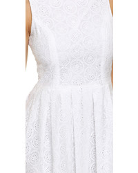 weißes ausgestelltes Kleid mit Lochstickerei von Cupcakes And Cashmere
