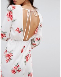 weißes bedrucktes gerade geschnittenes Kleid von PrettyLittleThing