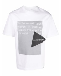 weißes bedrucktes T-Shirt mit einem Rundhalsausschnitt von And Wander