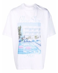 weißes bedrucktes T-Shirt mit einem Rundhalsausschnitt von BLUE SKY INN