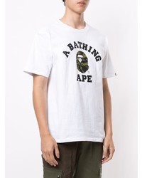 weißes bedrucktes T-Shirt mit einem Rundhalsausschnitt von A Bathing Ape