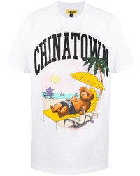 weißes bedrucktes T-Shirt mit einem Rundhalsausschnitt von Chinatown Market