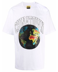 weißes bedrucktes T-Shirt mit einem Rundhalsausschnitt von Chinatown Market